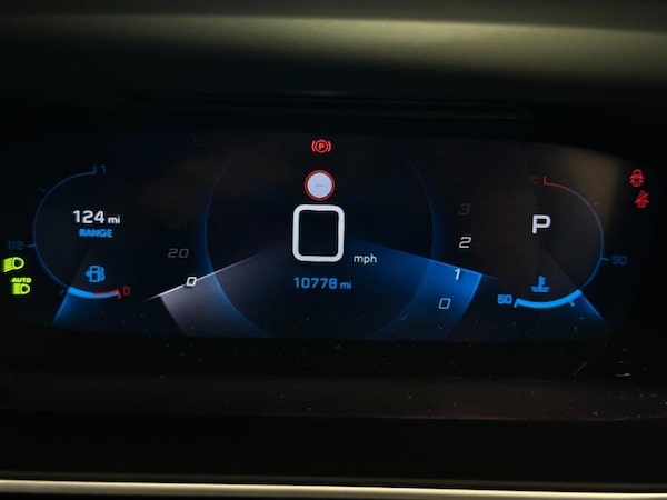 Used Peugeot 2008 2023 for sale - 76083939: Photo 40