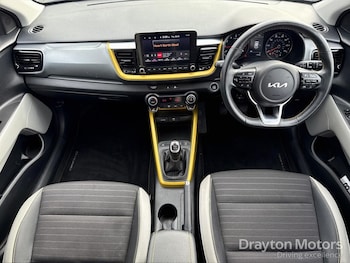 Used Kia Stonic 2023 for sale - 78019804: Photo