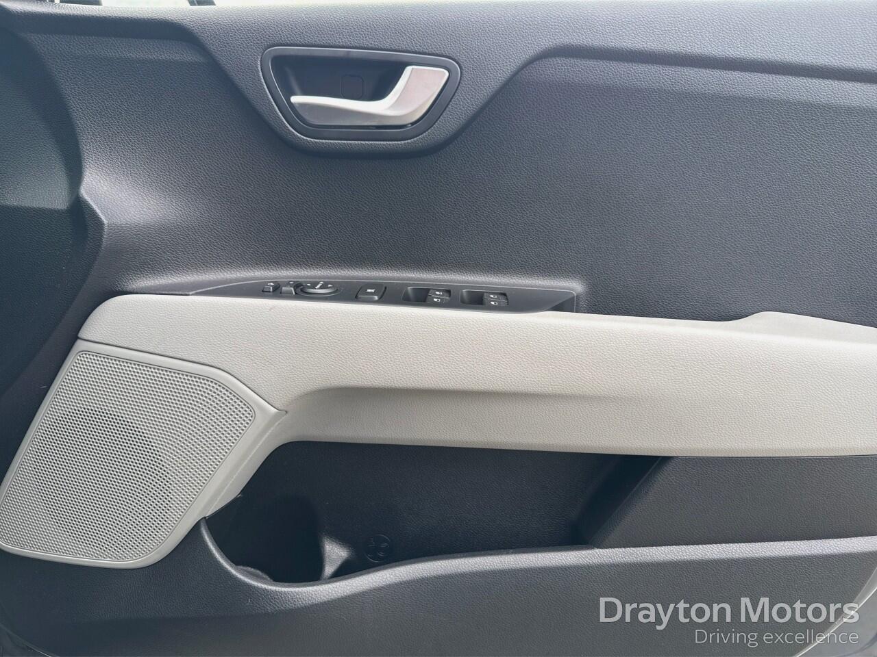 Used Kia Stonic 2023 for sale - 78019804: Photo 30