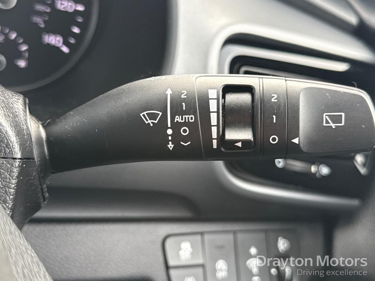 Used Kia Stonic 2023 for sale - 78019804: Photo 32