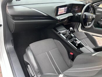 Used Vauxhall Astra 2024 for sale - 77320700: Photo