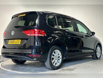 Used Volkswagen Touran 2018 for sale - 75678091: Photo