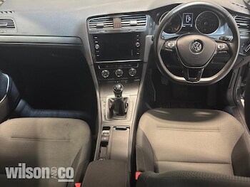 Used Volkswagen Golf 2018 for sale - 76562371: Photo