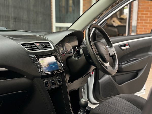 Used Suzuki Swift 2015 for sale - 76265789: Photo 10