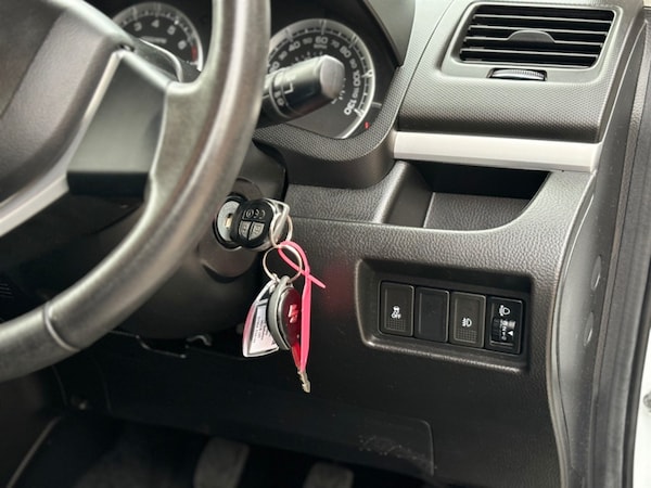 Used Suzuki Swift 2015 for sale - 76265789: Photo 12