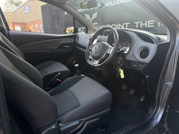 Used Toyota Yaris 2015 for sale - 75571702: Photo 19