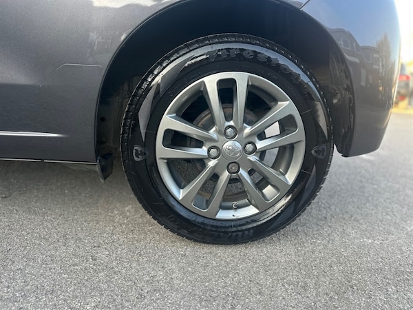 Used Toyota Yaris 2015 for sale - 75571702: Photo 28