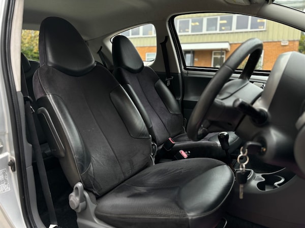 Used Toyota AYGO 2011 for sale - 76265798: Photo 12