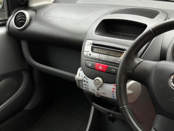 Used Toyota AYGO 2011 for sale - 76265798: Photo 13