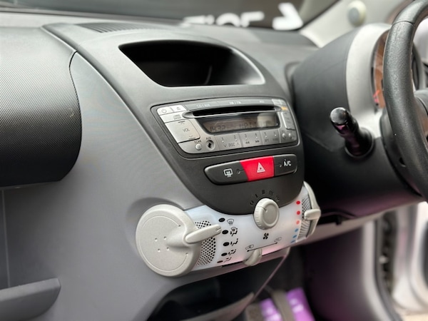 Used Toyota AYGO 2011 for sale - 76265798: Photo 14