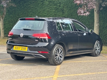 Used Volkswagen Golf 2017 for sale - 79057471: Photo