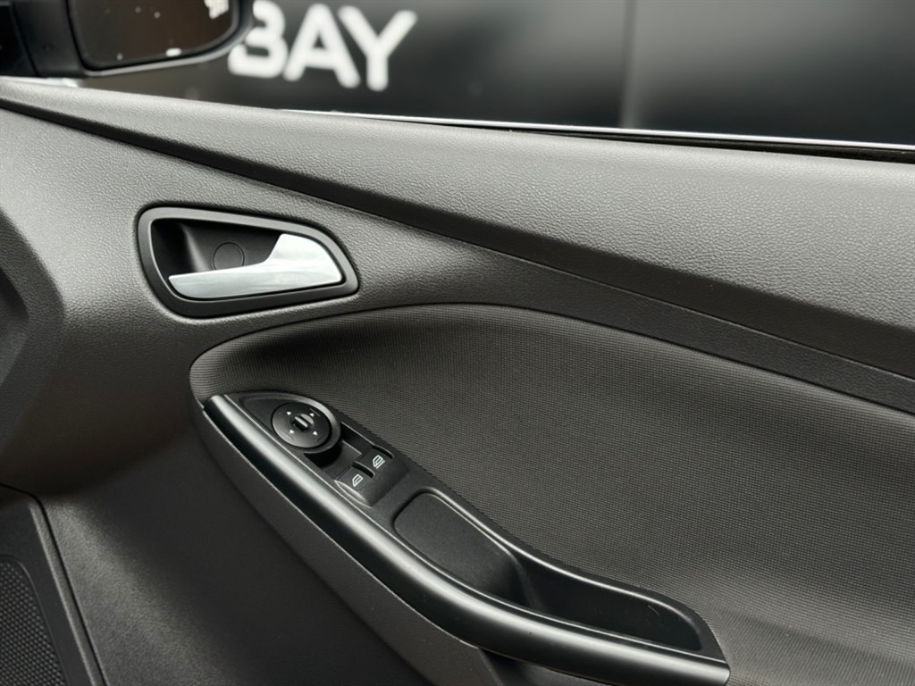 Used Ford Focus 2012 for sale - 76557084: Photo 12