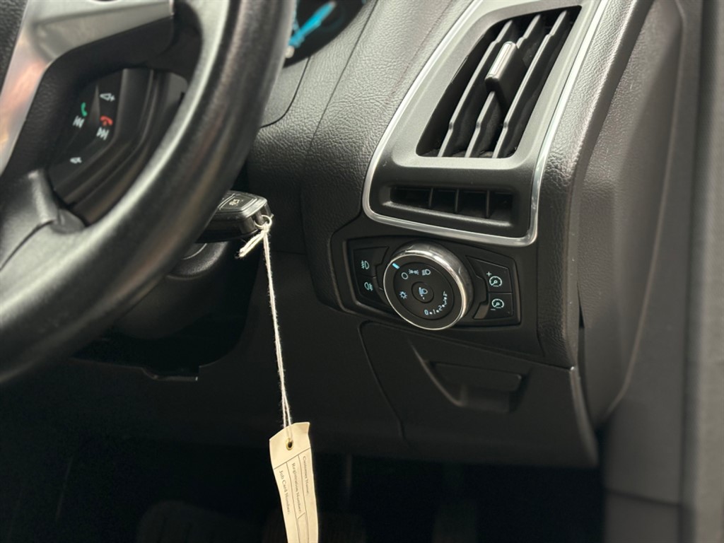 Used Ford Focus 2012 for sale - 76557084: Photo 16