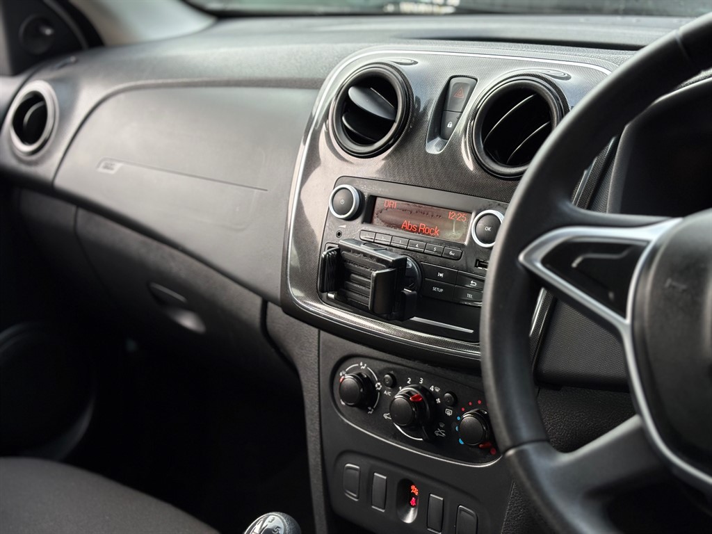 Used Dacia Sandero 2018 for sale - 77137934: Photo 10