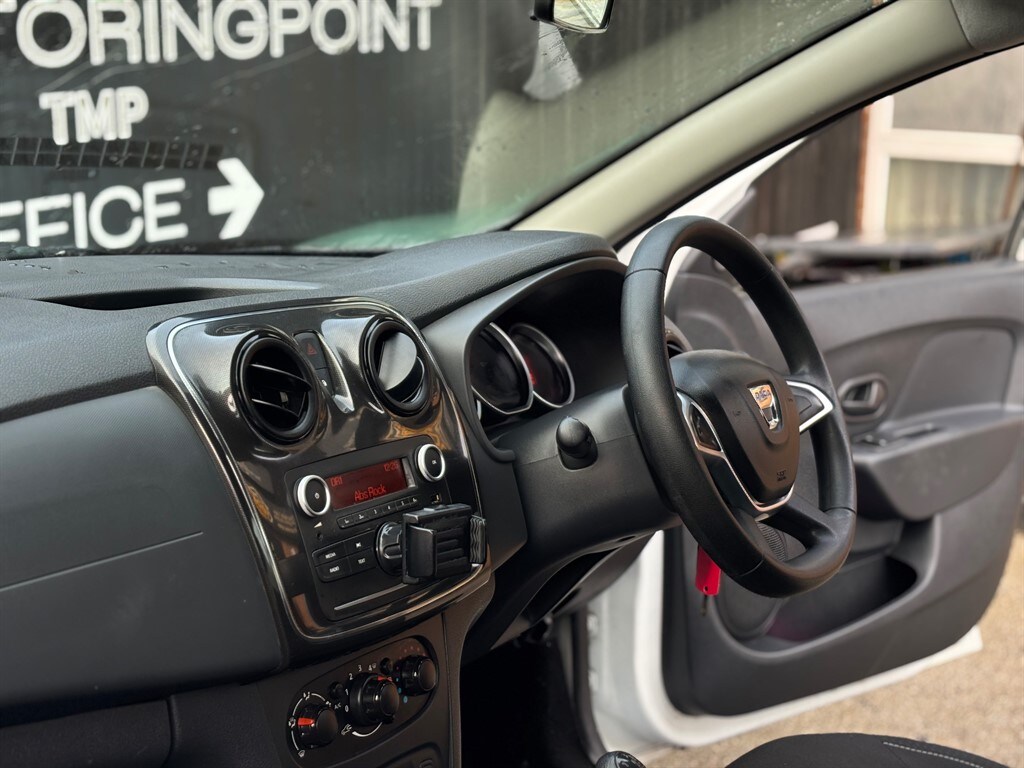 Used Dacia Sandero 2018 for sale - 77137934: Photo 17