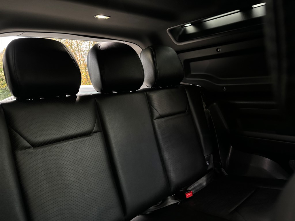 Used Land Rover Defender 2024 for sale - 76366684: Photo 11