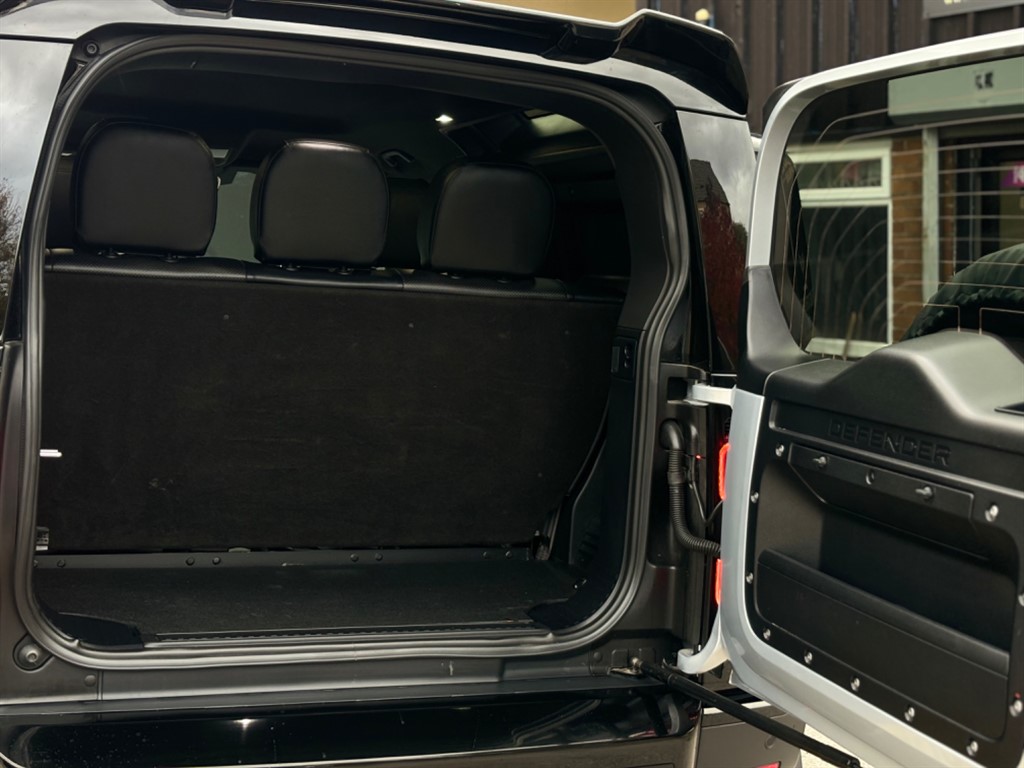 Used Land Rover Defender 2024 for sale - 76366684: Photo 13