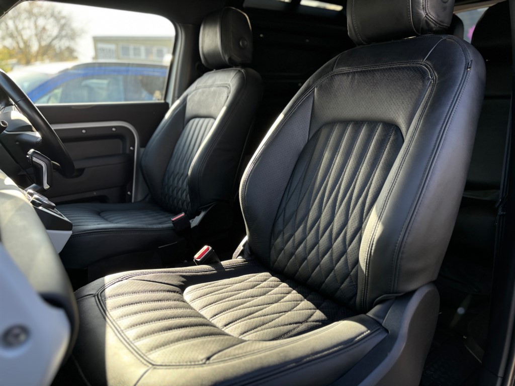 Used Land Rover Defender 2024 for sale - 76366684: Photo 8