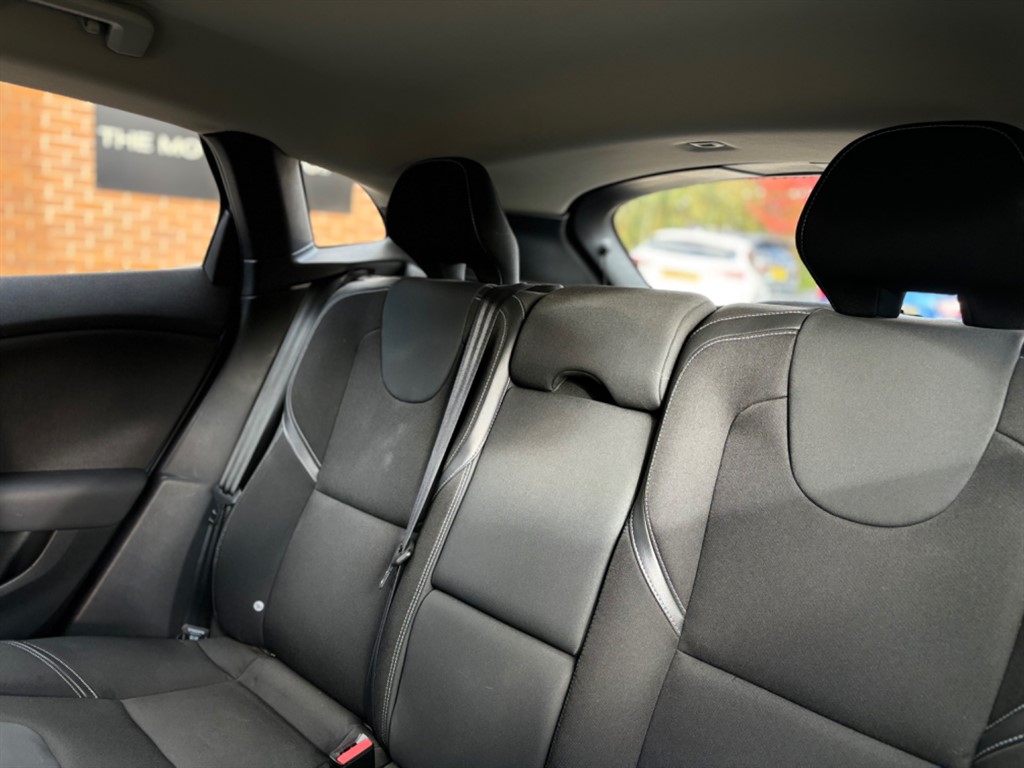 Used Volvo V40 2015 for sale - 76355288: Photo 15