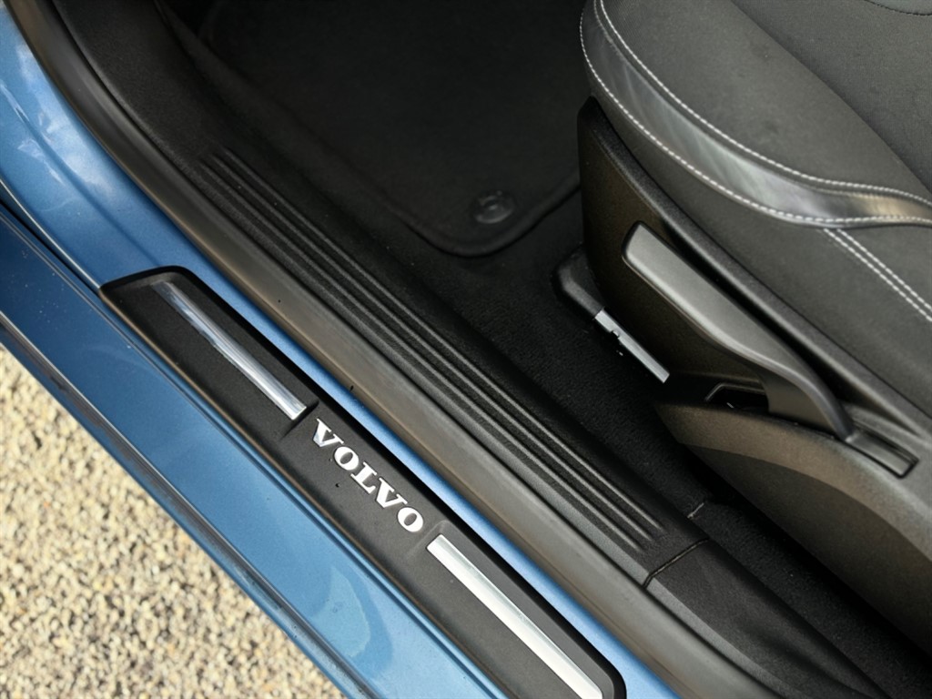 Used Volvo V40 2015 for sale - 76355288: Photo 18