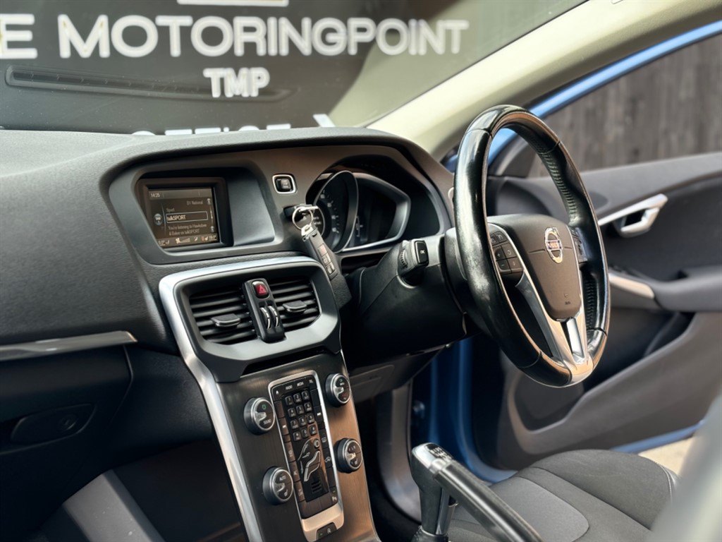 Used Volvo V40 2015 for sale - 76355288: Photo 20