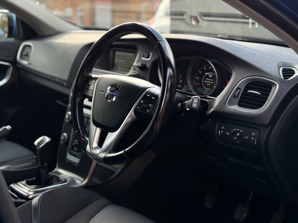 Used Volvo V40 2015 for sale - 76355288: Photo 6