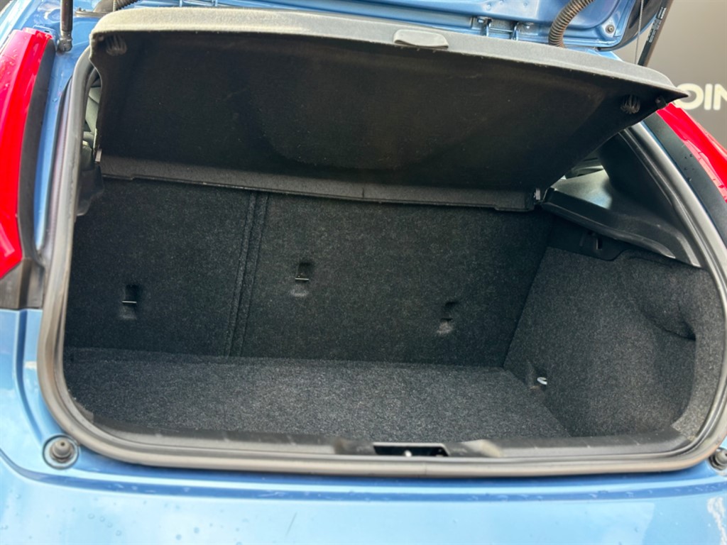 Used Volvo V40 2015 for sale - 76355288: Photo 7