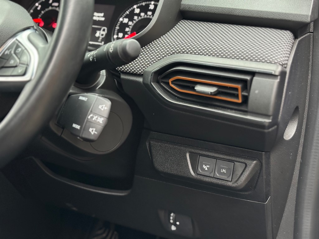 Used Dacia Sandero Stepway 2021 for sale - 77225448: Photo 11