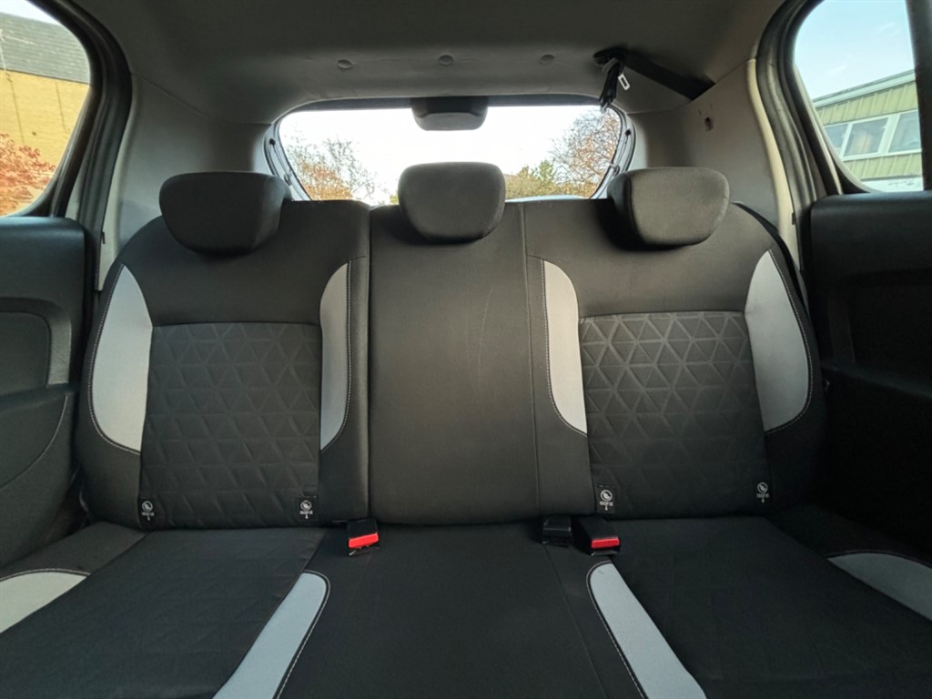 Used Dacia Sandero 2015 for sale - 76390317: Photo 12