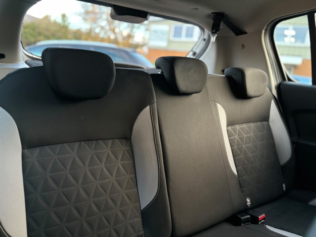 Used Dacia Sandero 2015 for sale - 76390317: Photo 13