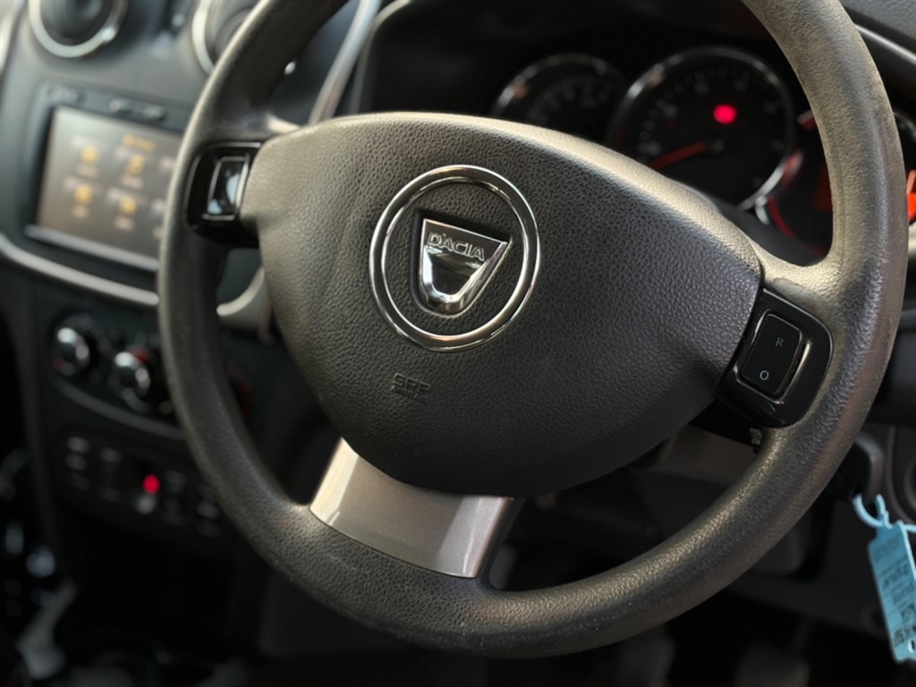 Used Dacia Sandero 2015 for sale - 76390317: Photo 14