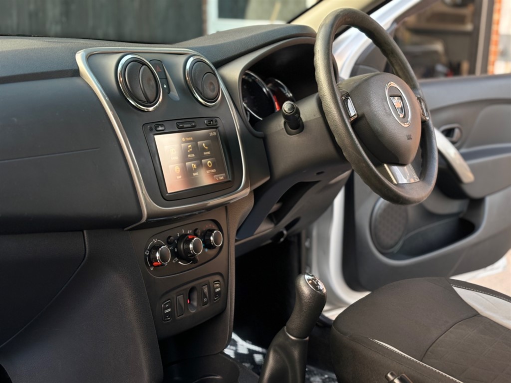 Used Dacia Sandero 2015 for sale - 76390317: Photo 16