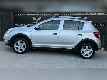 Used Dacia Sandero 2015 for sale - 76390317: Photo