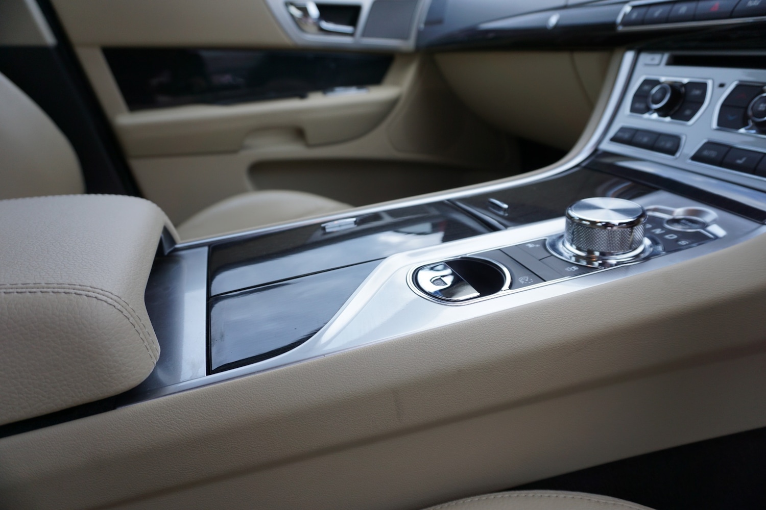 Used Jaguar XF 2015 for sale - 76017414: Photo 19