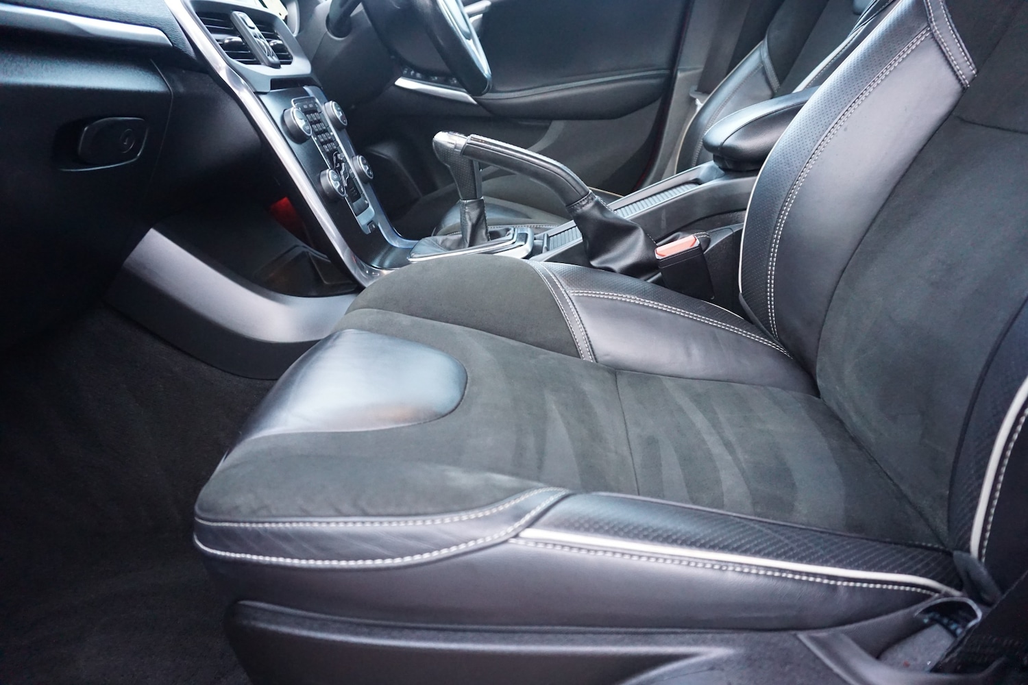 Used Volvo V40 2015 for sale - 75984995: Photo 10