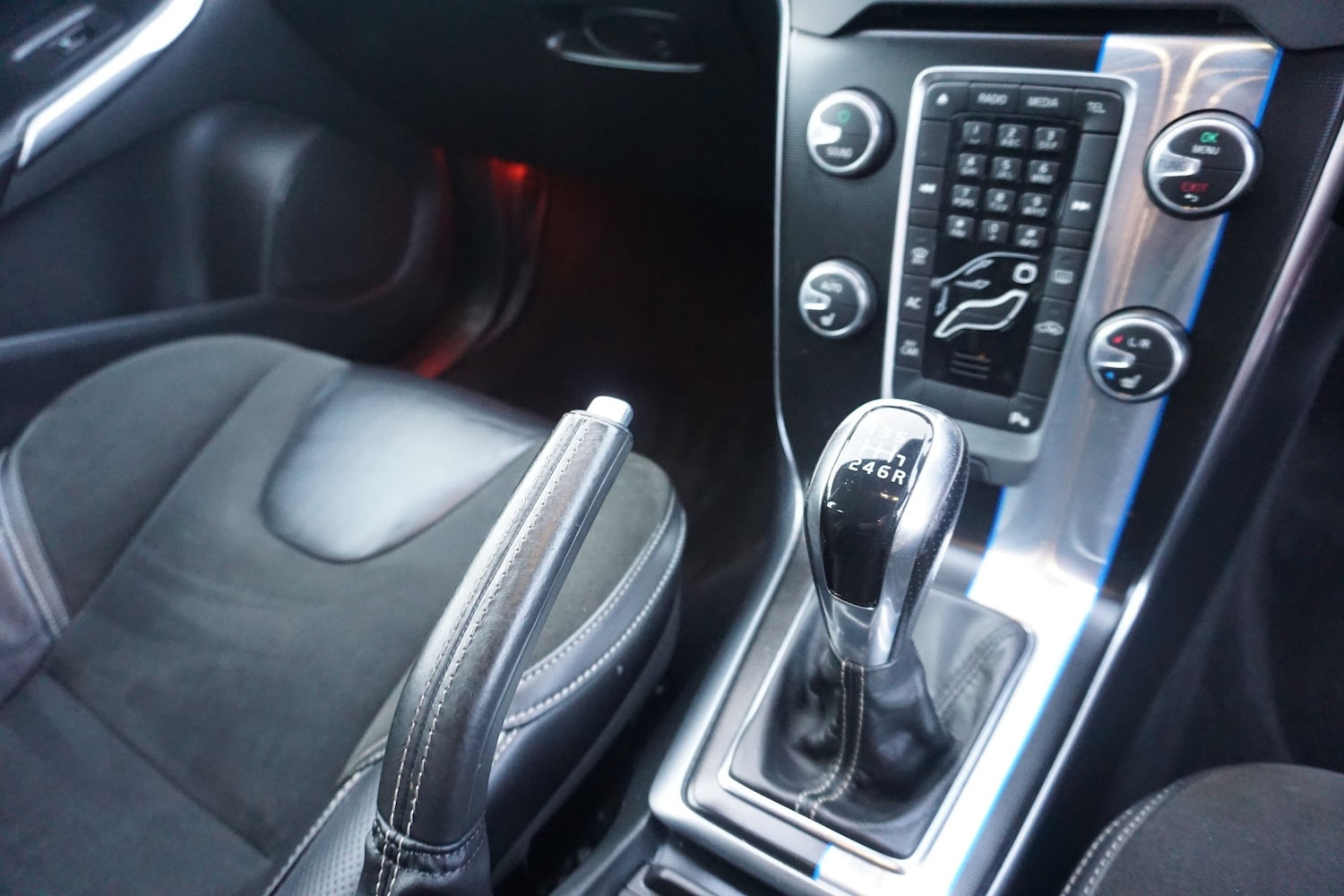 Used Volvo V40 2015 for sale - 75984995: Photo 14