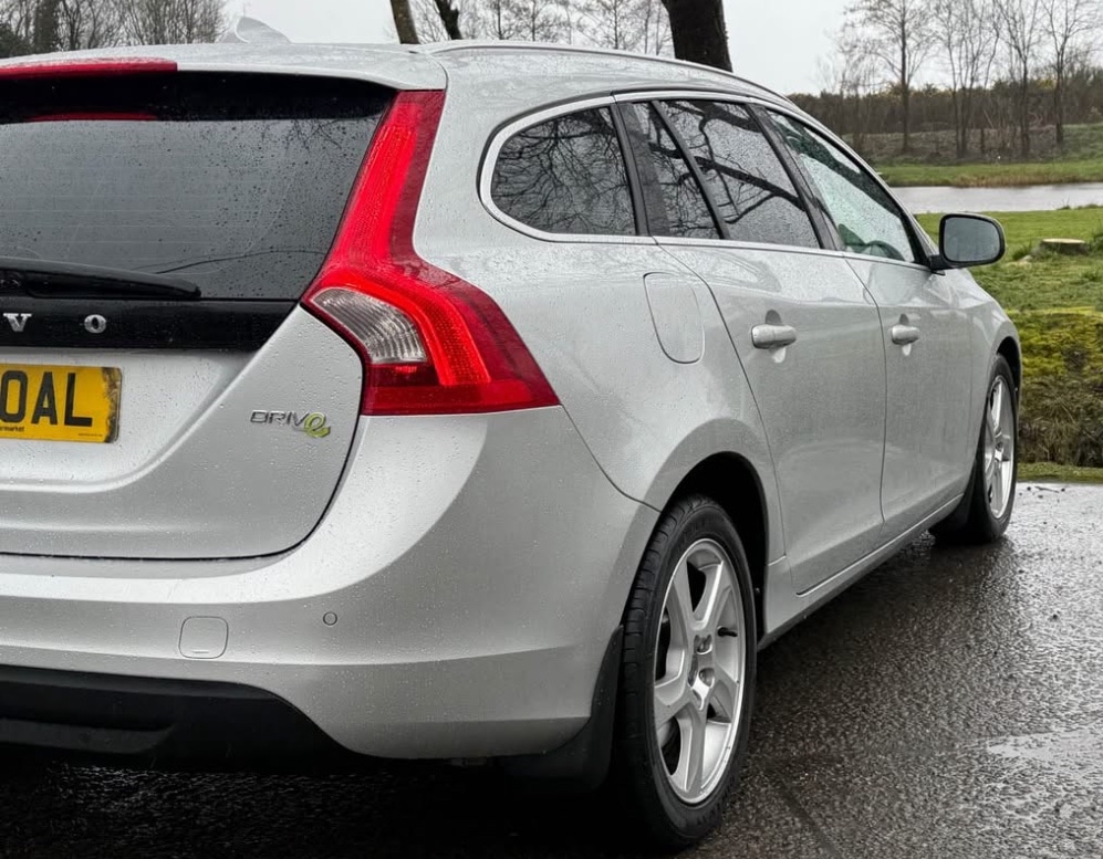 Used Volvo V60 2011 for sale - 77980791: Photo 10