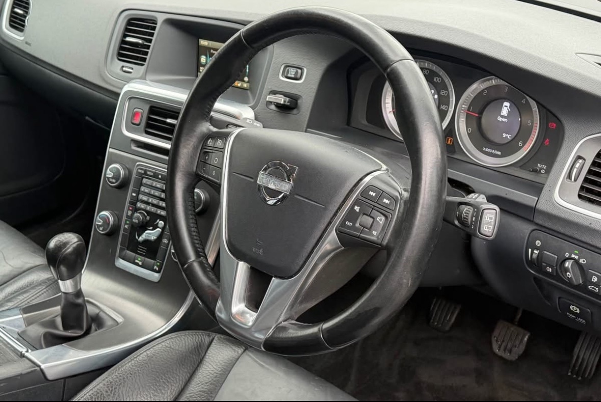 Used Volvo V60 2011 for sale - 77980791: Photo 13