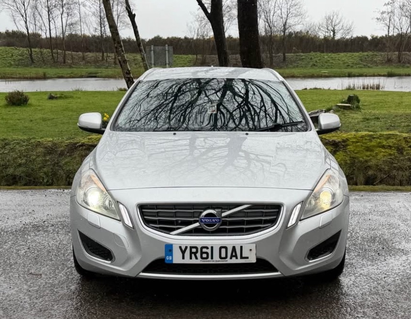 Used Volvo V60 2011 for sale - 77980791: Photo 3
