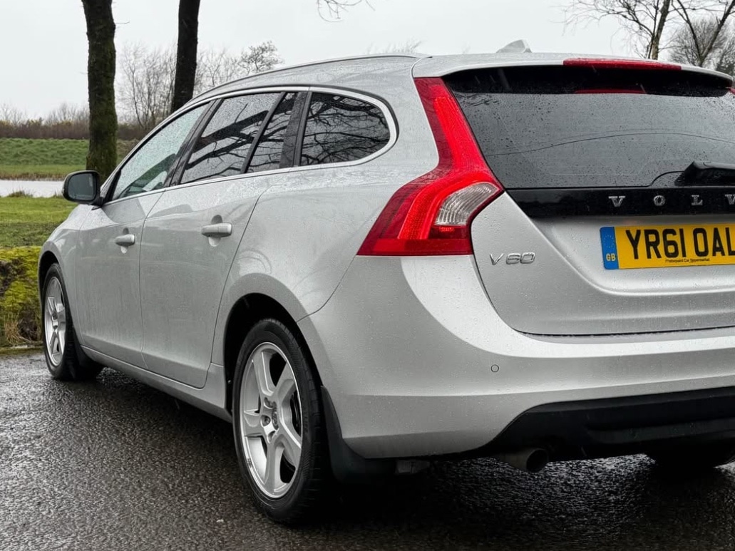 Used Volvo V60 2011 for sale - 77980791: Photo 9