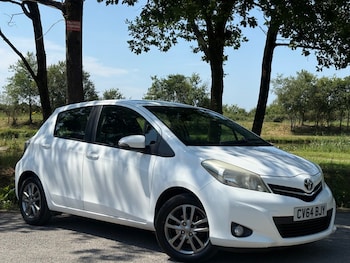 Used Toyota Yaris 2014 for sale - 79232091: Photo