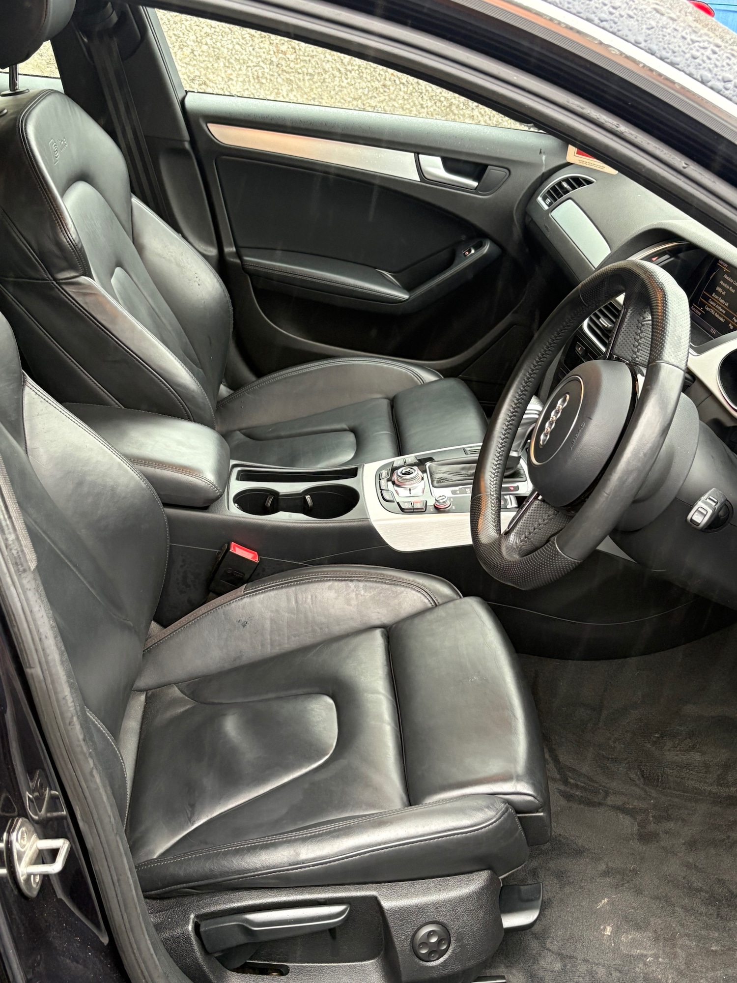 Used Audi A4 2015 for sale - 77474884: Photo 2