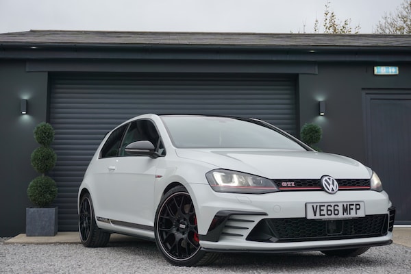 Used Volkswagen Golf 2017 for sale - 75695044: Photo 2