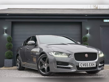 Used Jaguar XE 2015 for sale - 76281740: Photo