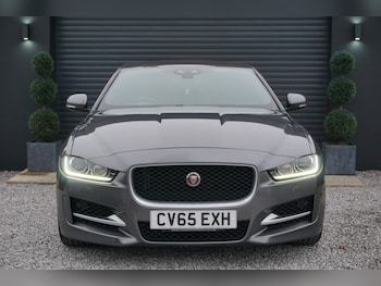 Used Jaguar XE 2015 for sale - 76281740: Photo