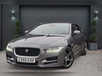 Used Jaguar XE 2015 for sale - 76281740: Photo