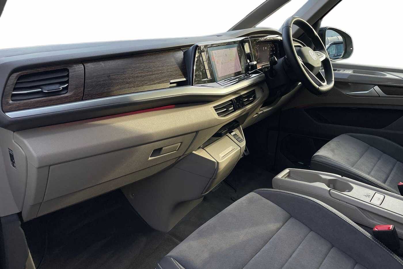 Used Volkswagen Multivan 2025 for sale - 76680325: Photo 2