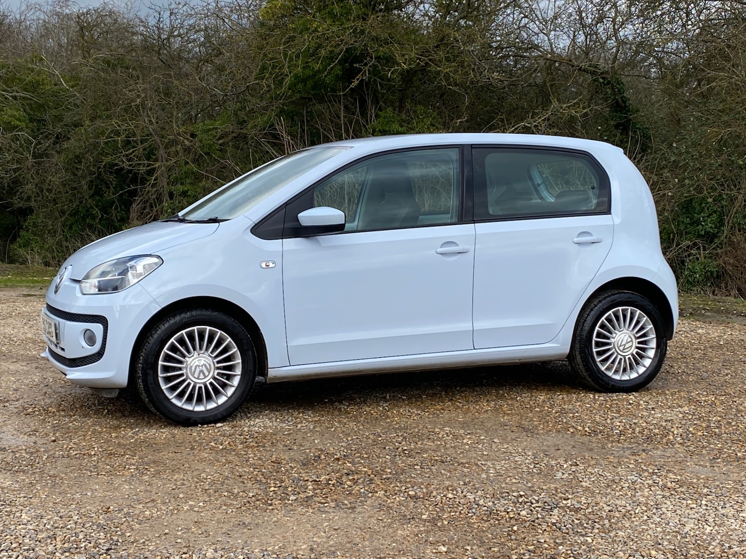 Used Volkswagen up! 2013 for sale - 77798711: Photo 2