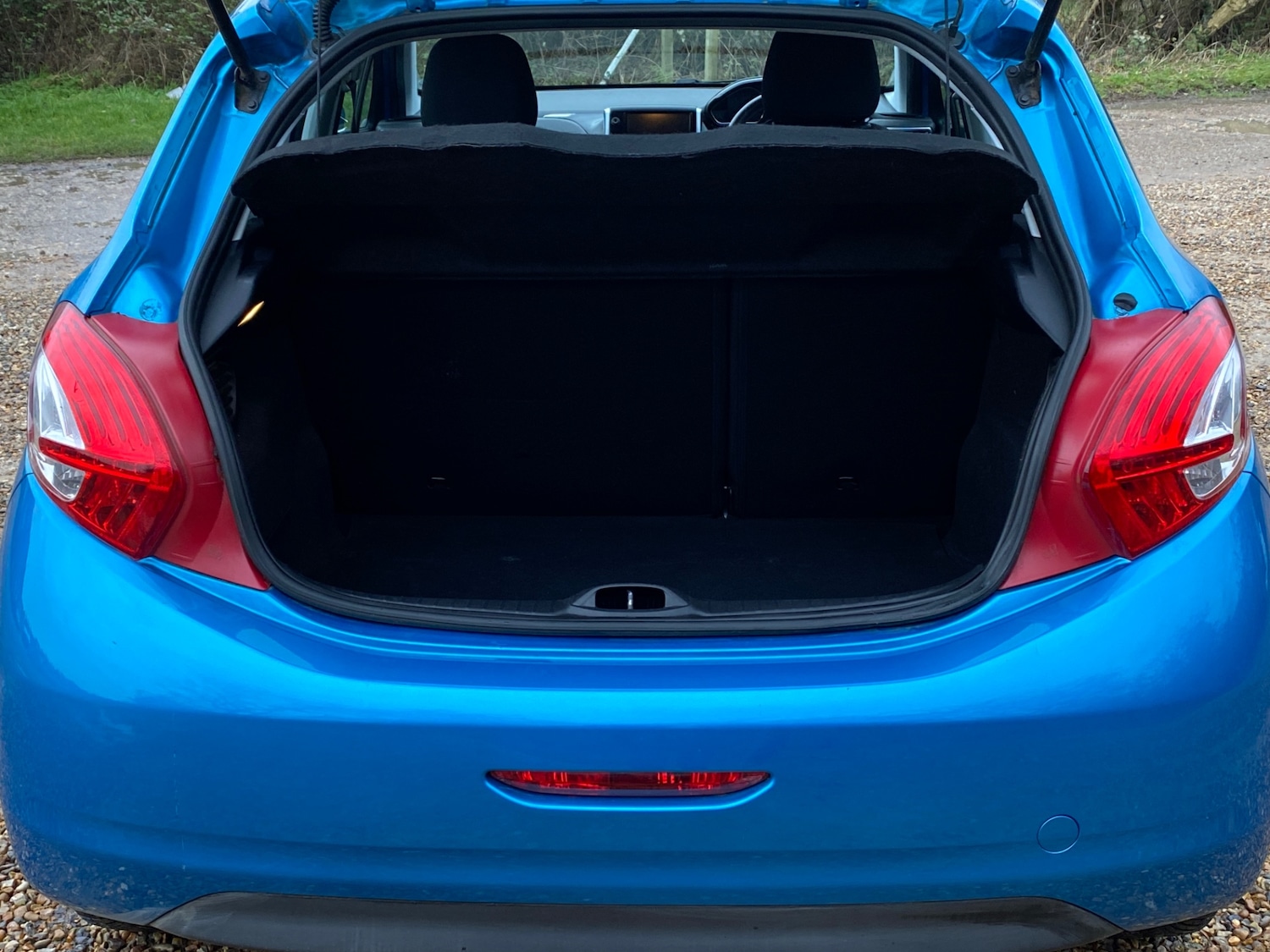 Used Peugeot 208 2012 for sale - 77410772: Photo 19