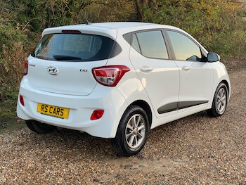 Used Hyundai i10 2016 for sale - 76697015: Photo